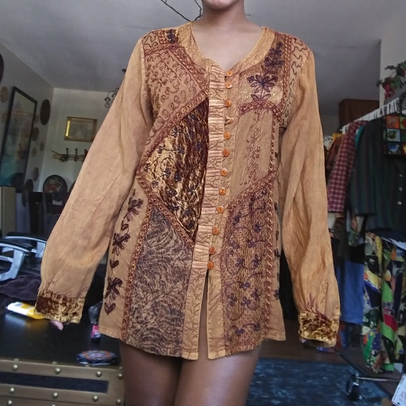 Dresses & Skirts - Bronze long-sleeved blouse dress. Tribal Design.